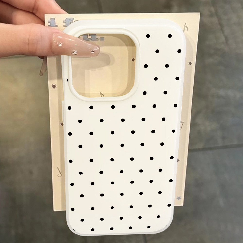Minimalistyczne etui w kropki, – Samsung Galaxy S24 recenzja i cena